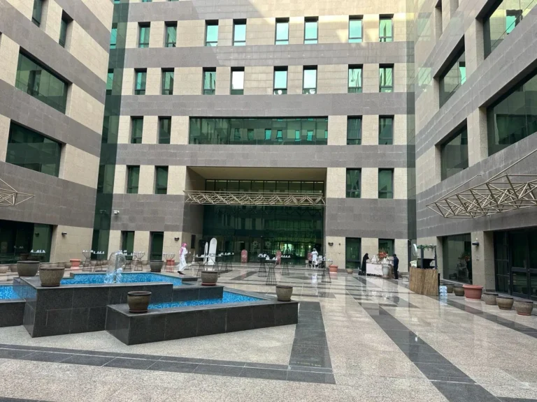 استقبال العيد وركن الخط العربي
