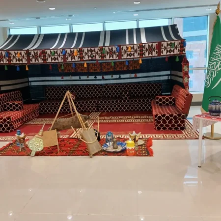 بيت شعر وخيمة تراثية متكاملة بجلسات أرضية وسجاد | تأجير خيام تراثية في جدة