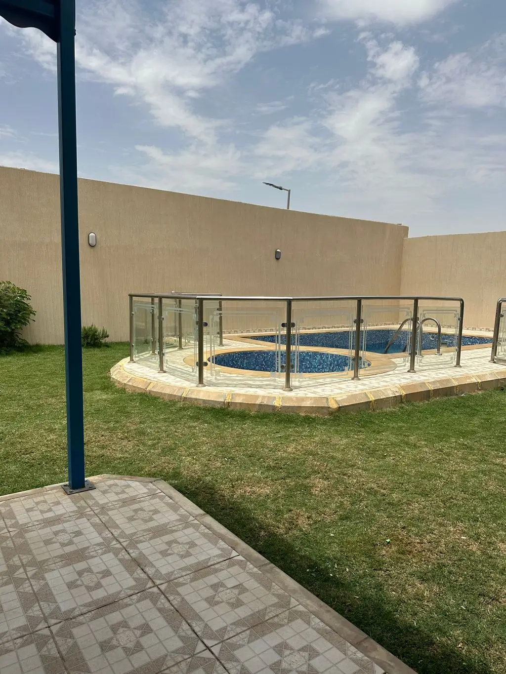 شاليه عائلي بمسبحين داخليين وجلسة تطل على الحديقة | حجز شاليه في ضاحية نمار بالرياض