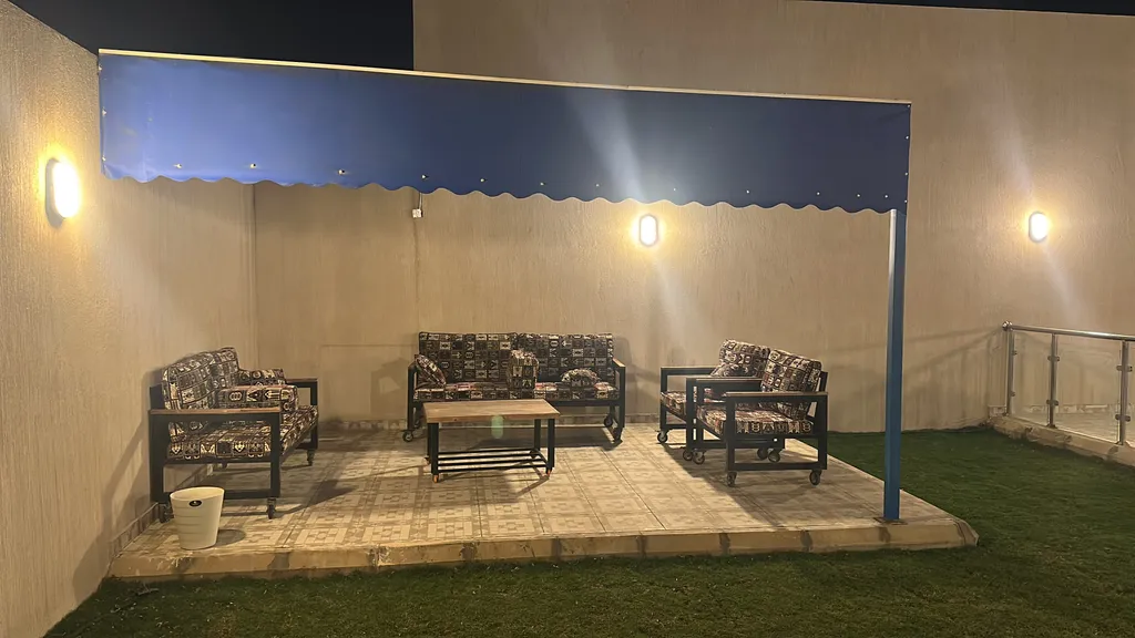 شاليه عائلي بمسبحين داخليين وجلسة تطل على الحديقة | حجز شاليه في ضاحية نمار بالرياض - الصورة 2
